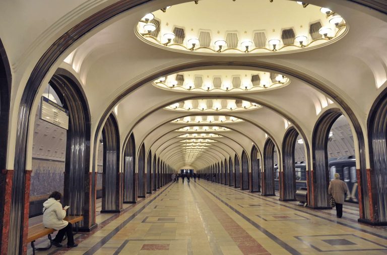 Moskovan metro – maailman kauneimmat metroasemat (Mayakovskayan asema)