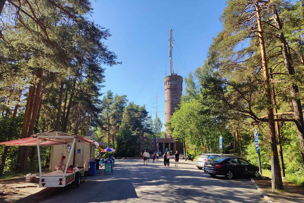 Pyynikin näkötorni on Tampereen parhaita paikkoja kaupungin katseluun yläilmoista.