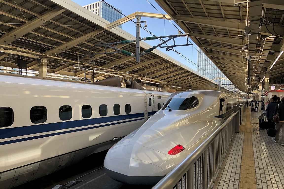 Shinkansen valmiina lähtöön kohti Kiotoa.