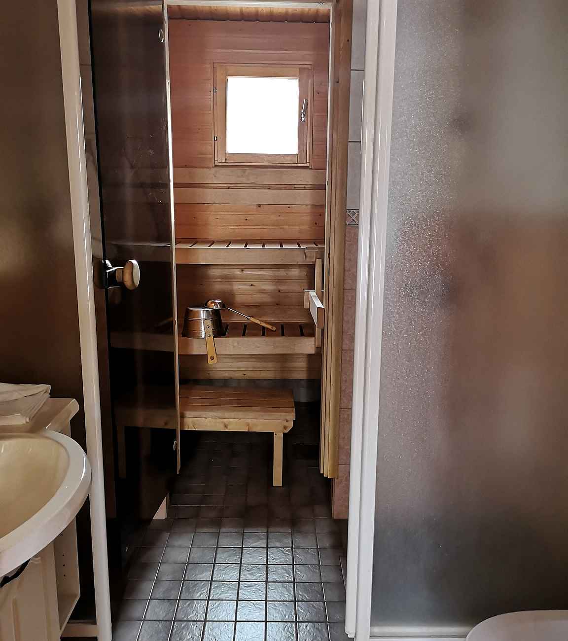 Oma sauna on erinomainen lisä talvilomailuun Lapissa.