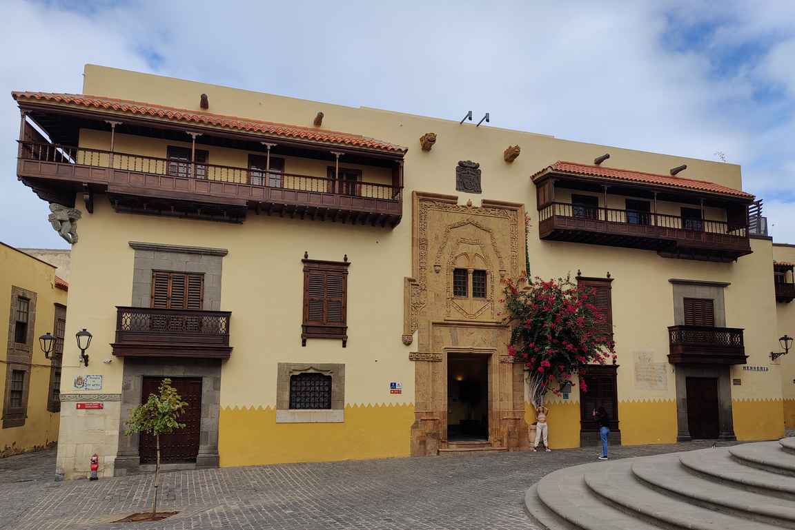 Casa de Cólonin edustalla on viihtynyt niin Kristoffer Kolumbus kuin instagrammaajat.