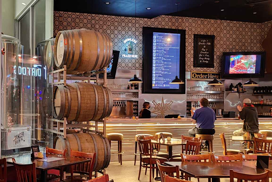 Banger Brewing on laadukas pienpanimo Las Vegasin downtownissa Neonopolis -ostoskeskuksessa.