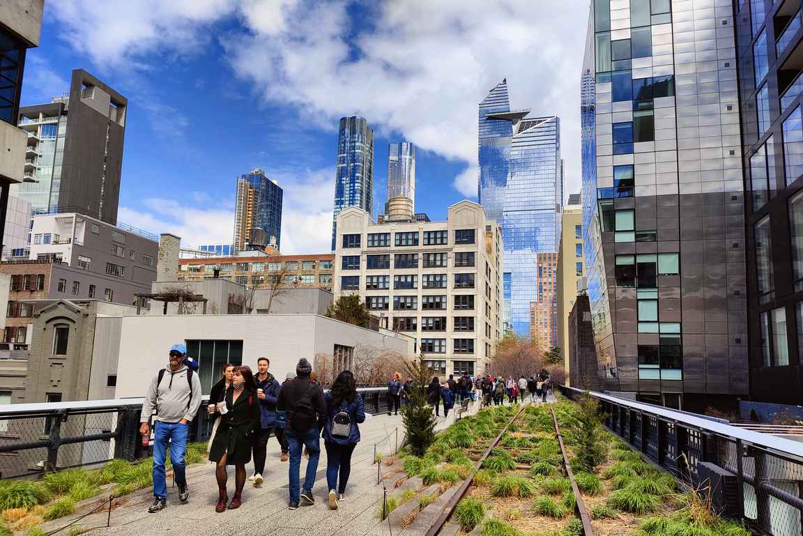 High Linelta näkyy hyvin myös Edgen näköalatasanne.