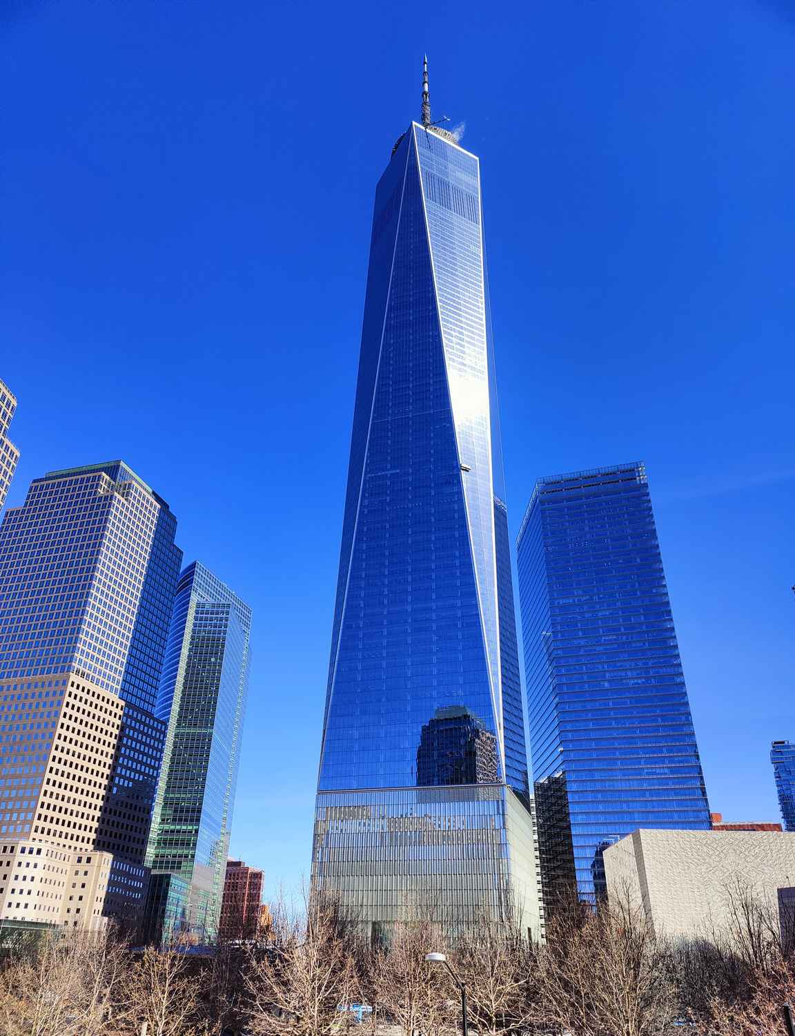 One World Trade Center on maailman kuudenneksi korkein rakennus ja läntisen pallonpuoliskon korkein.