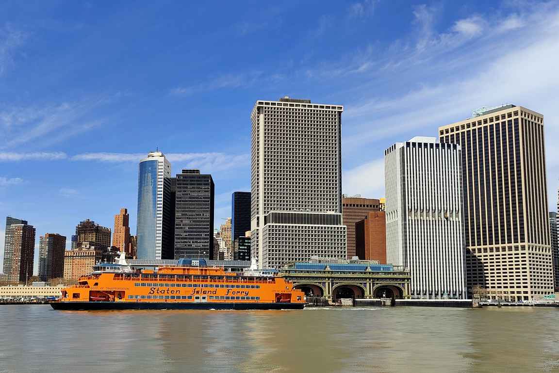 Staten Island Ferryt lähtevät Manhattanin eteläkärjestä.