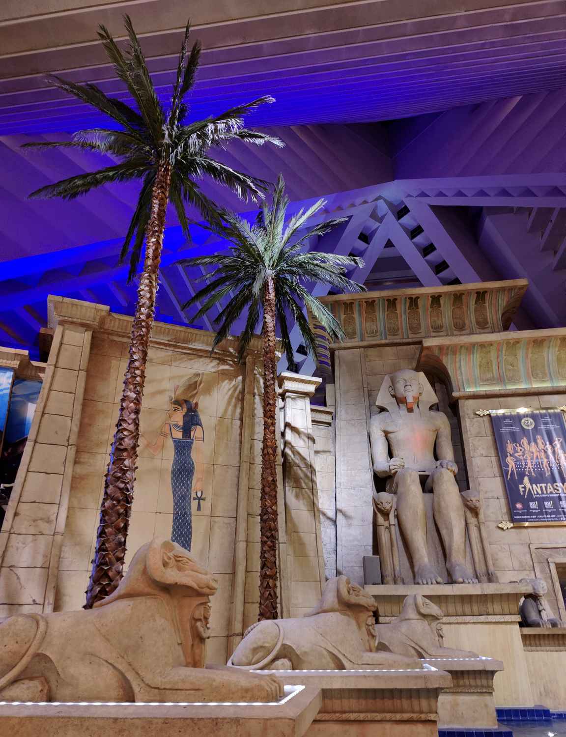 Luxor vie teemansa mukaisesti Ramses II:n valtakuntaan.