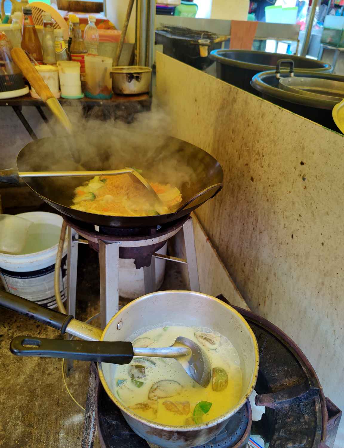 Green Curry valmistumassa Street Food Patong Beachilla.