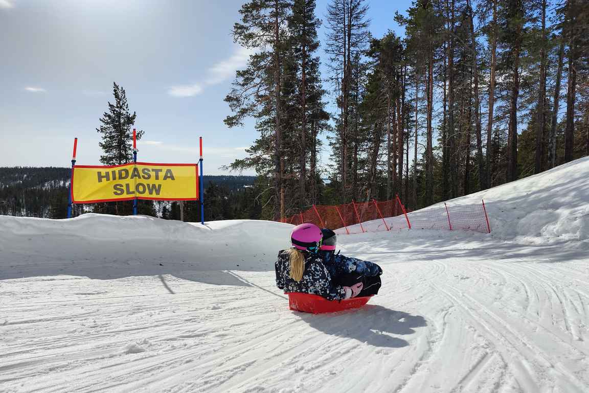 Suomen pisimmän pulkkamäen vauhdikkain osuus on punainen rinne nro 3.