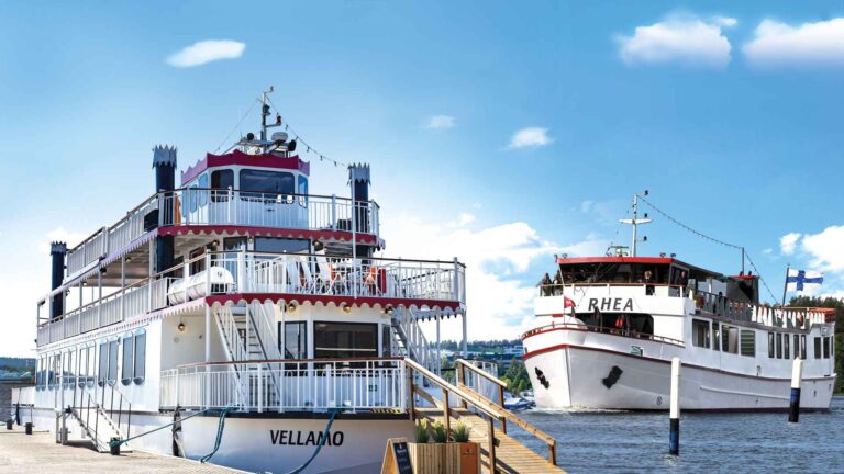 Jyväskylän satamassa iltaa voi viettää siipirataslaiva Vellamolla copyright Rhea Ship Lines Oy