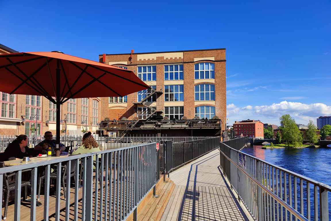 Tammerkosken rantamaisemat tarjoilevat kauniin kävelyreitin kaupungin keskustassa.