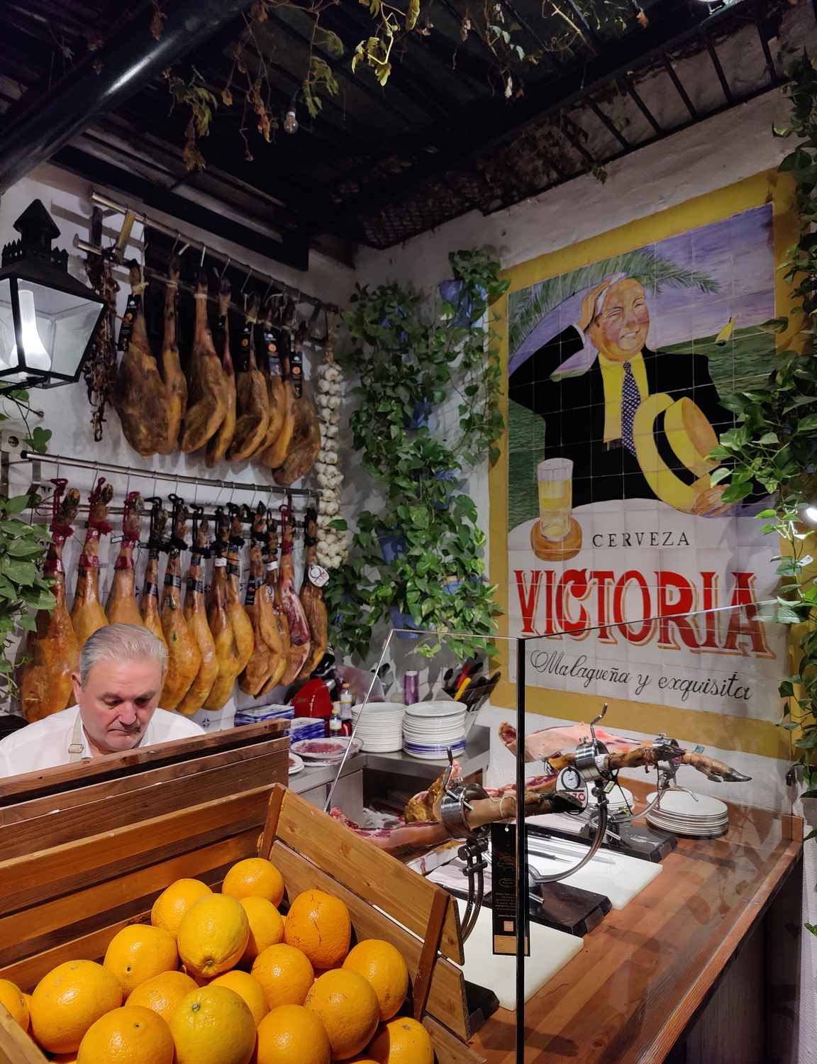 El Pimpi ja takuuvarmasti erinomaista iberian kinkkua.