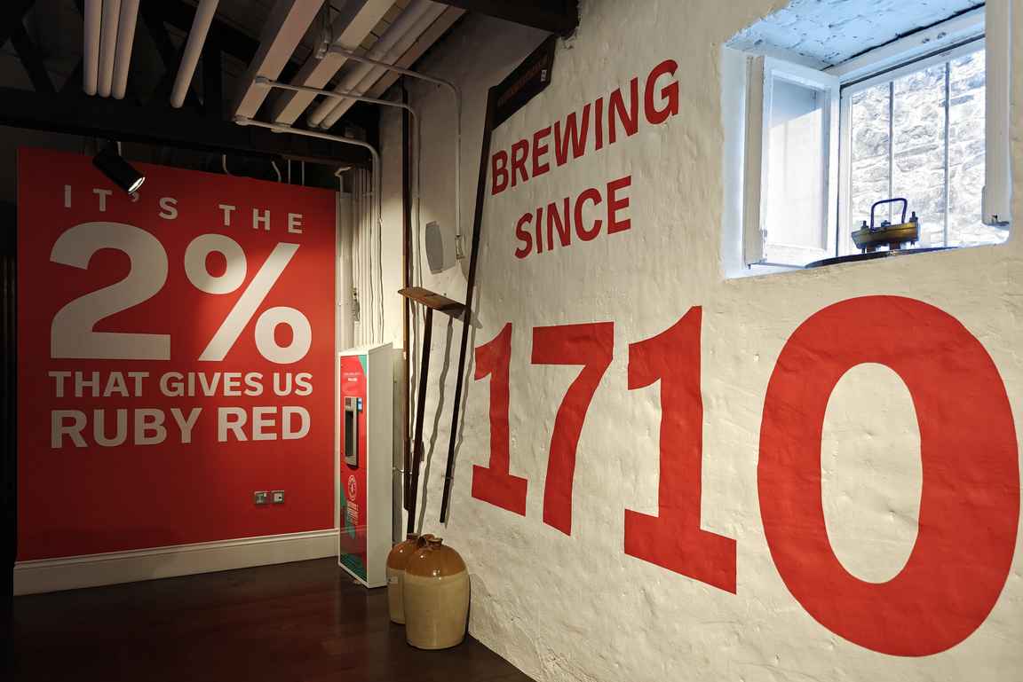 Kierroksen aikana selvisi, mistä punainen väri nimikkotuotteessa saa alkunsa.