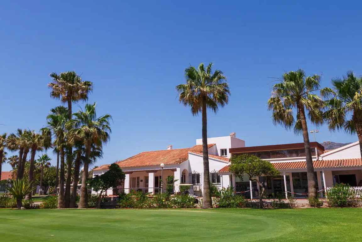 Parador Golf on Andalucian vanhin golfkenttä vuodelta 1925.