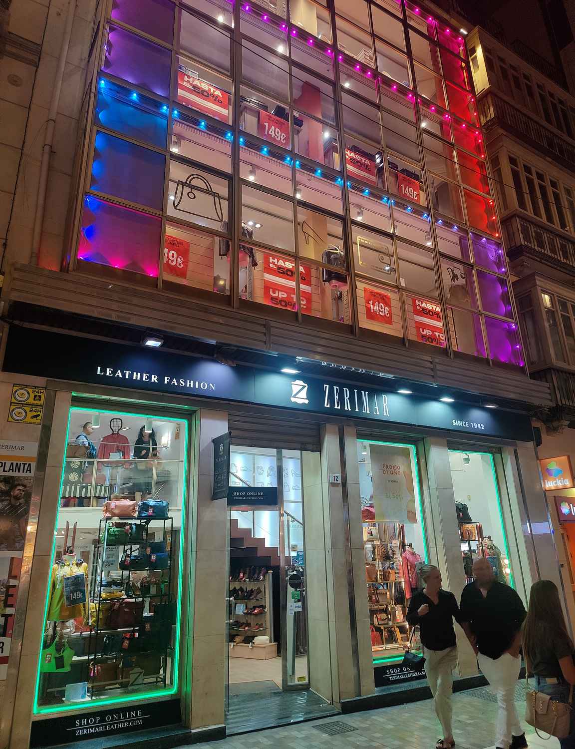 Calle Marqués de Lariosin varrella on erinomaisia ostosmahdollisuuksia.