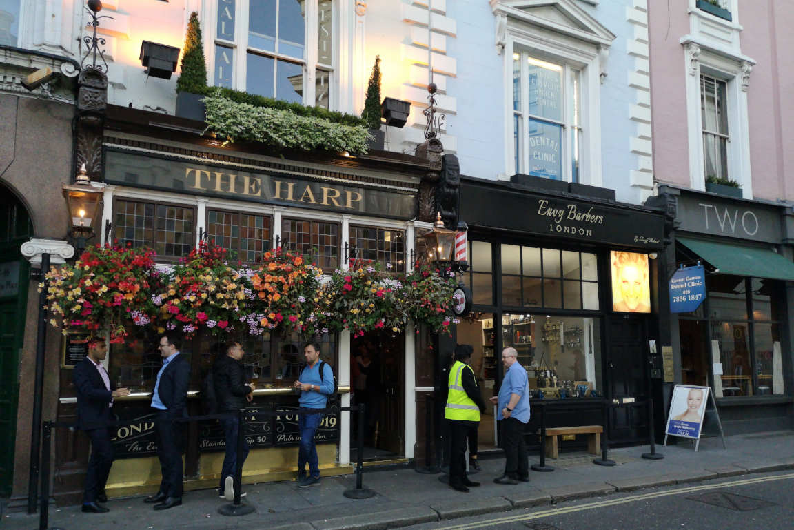 The Harp, yksi klassisimmista pubeista "keskikaupungilla".