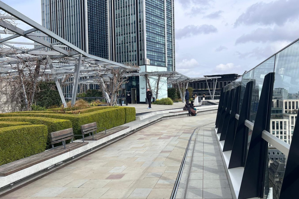 The Garden at 120 on ulkopuutarha kattonäkymin by Lähtöportti / Mika