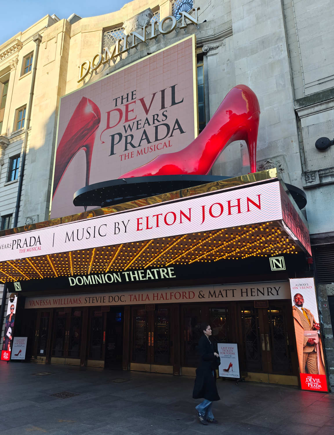 Paholainen pukeutuu Pradaan on yksi Lontoon suosituimpia musikaaleja.