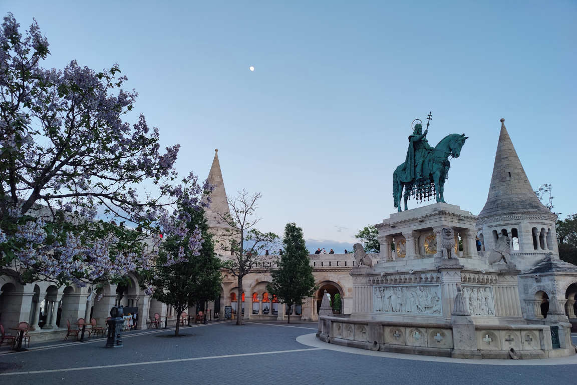 Kalastajanlinnake on yksi Budapestin suosituimmista nähtävyyksistä.