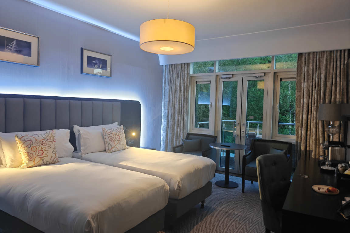 Fota Island Resort on tyylikäs majoituskohde Cobhin lähistöllä.